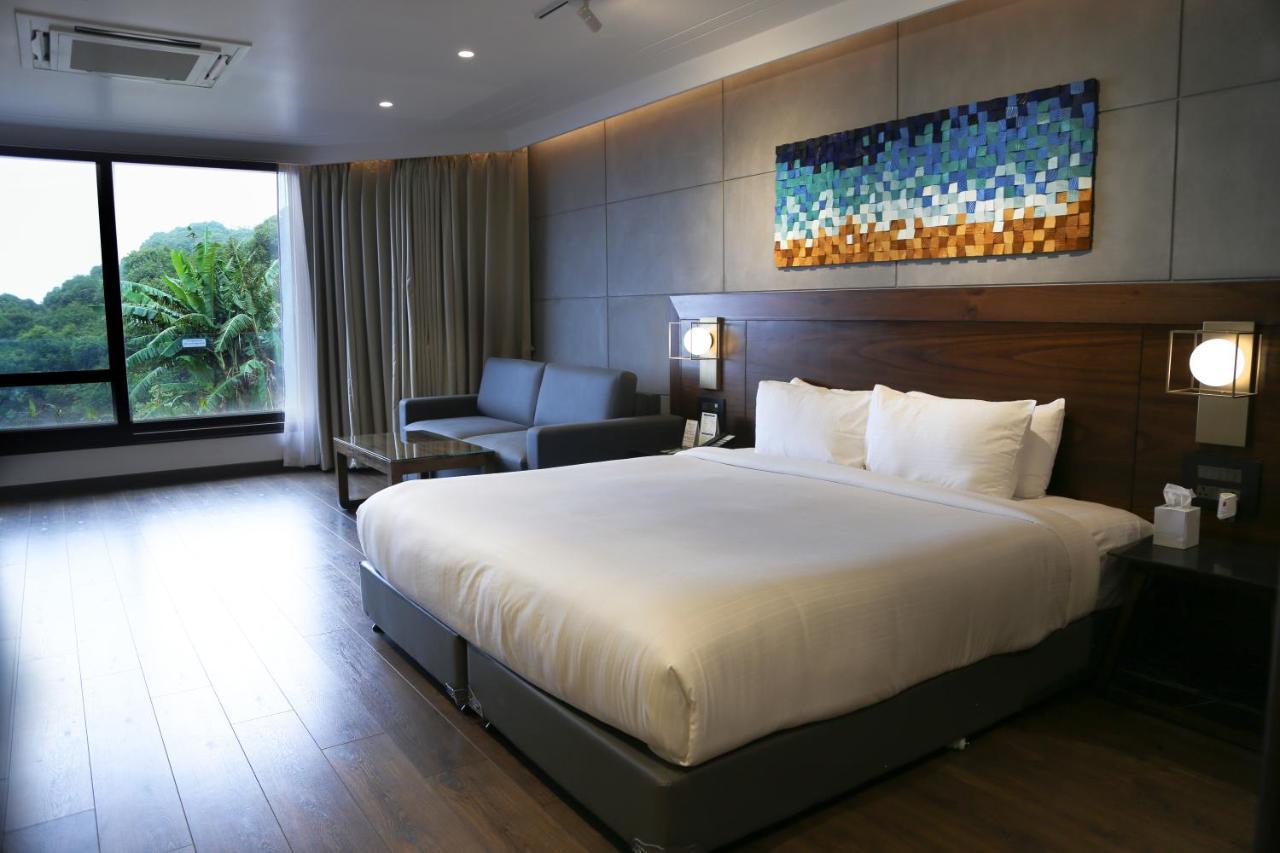 Brightland Resort & Spa Mahābaleshwar Exteriör bild