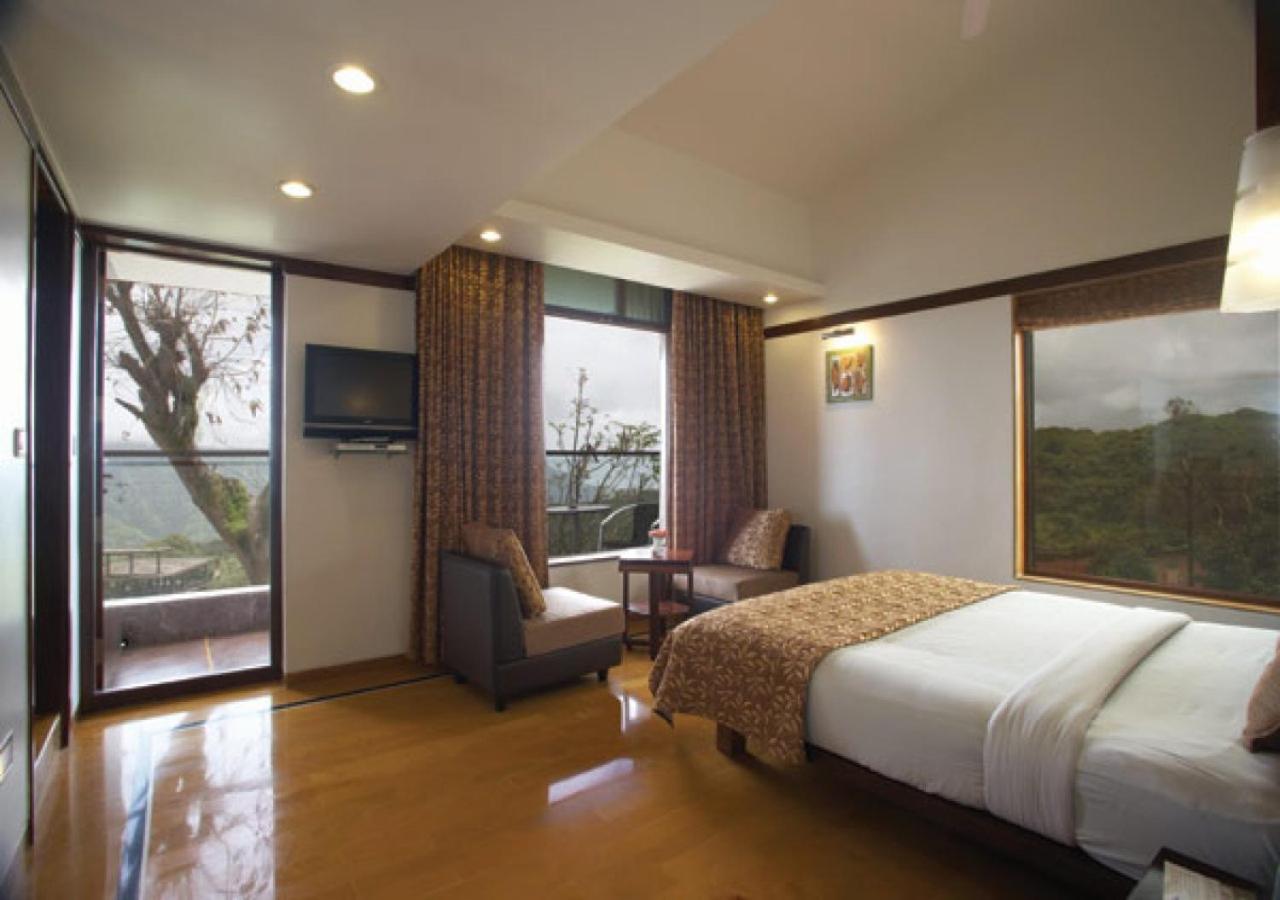 Brightland Resort & Spa Mahābaleshwar Exteriör bild