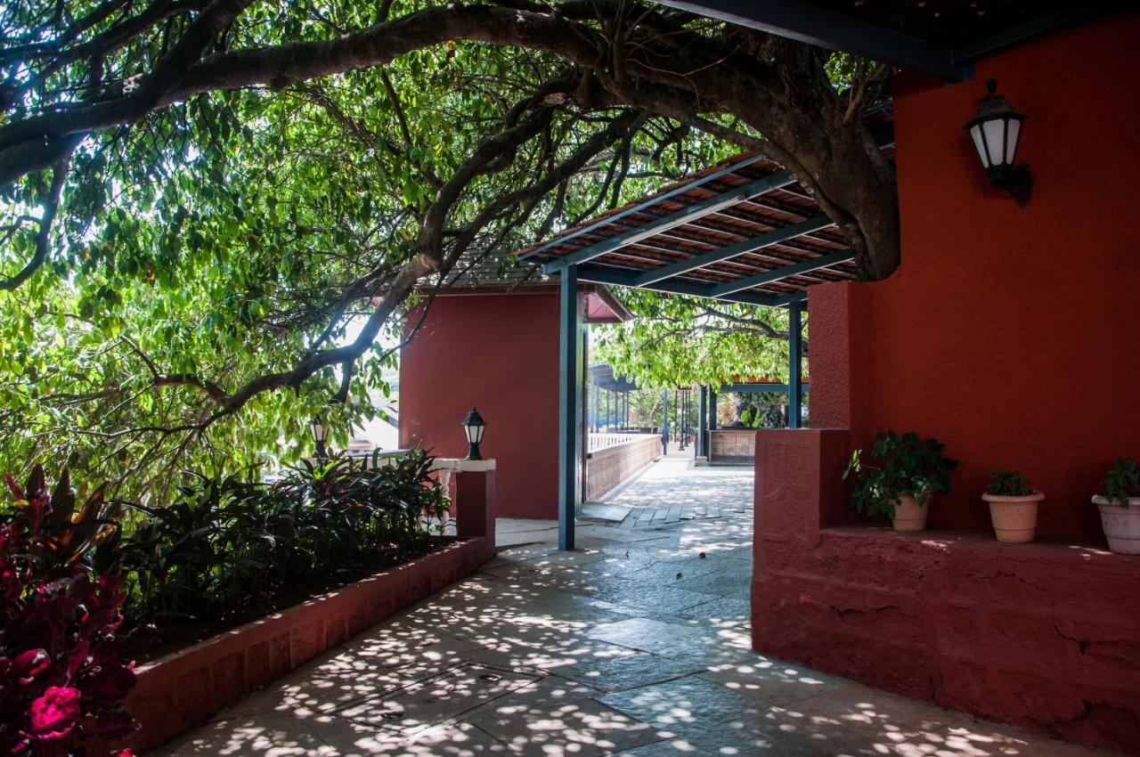 Brightland Resort & Spa Mahābaleshwar Exteriör bild