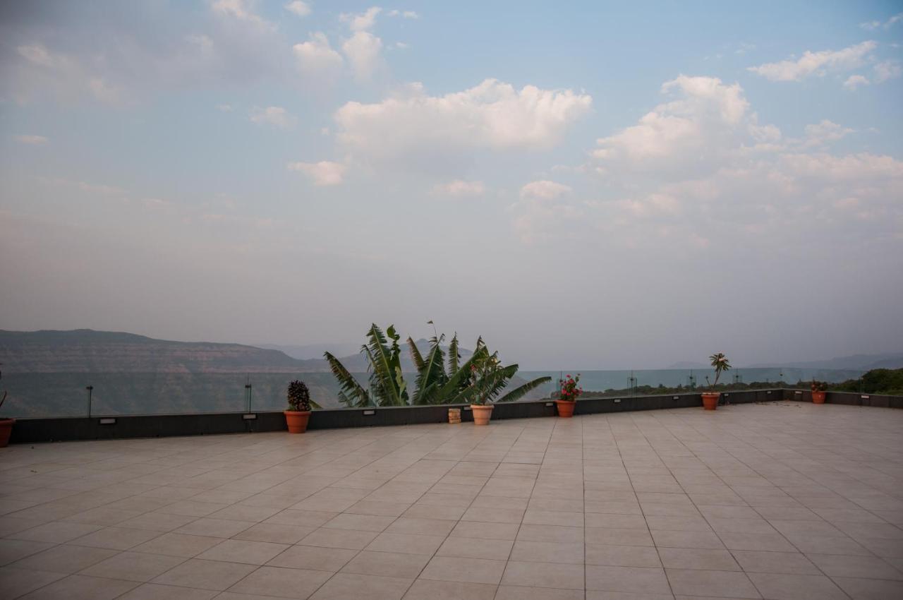 Brightland Resort & Spa Mahābaleshwar Exteriör bild